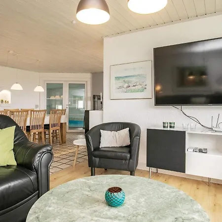Otel 10 Person In Bl Vand Blåvand