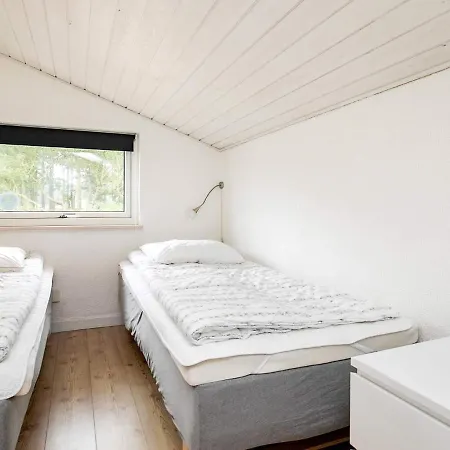 10 Person In Bl Vand Otel 4*