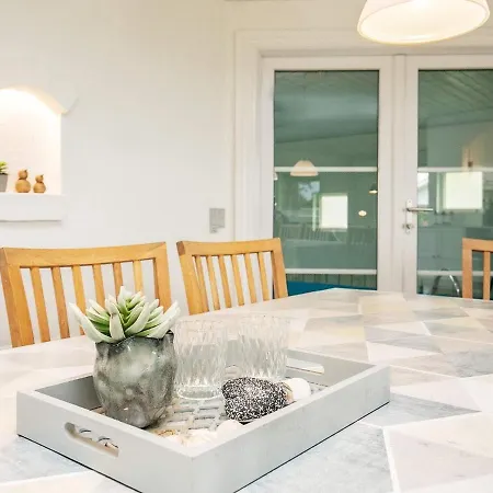 10 Person In Bl Vand Otel 4*